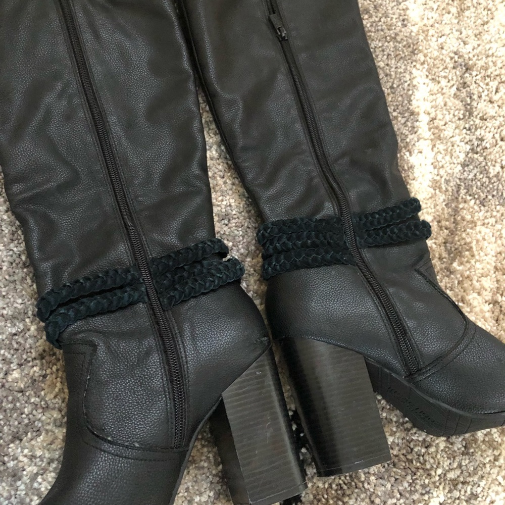 Unique Vintage Boots Knee high block heel